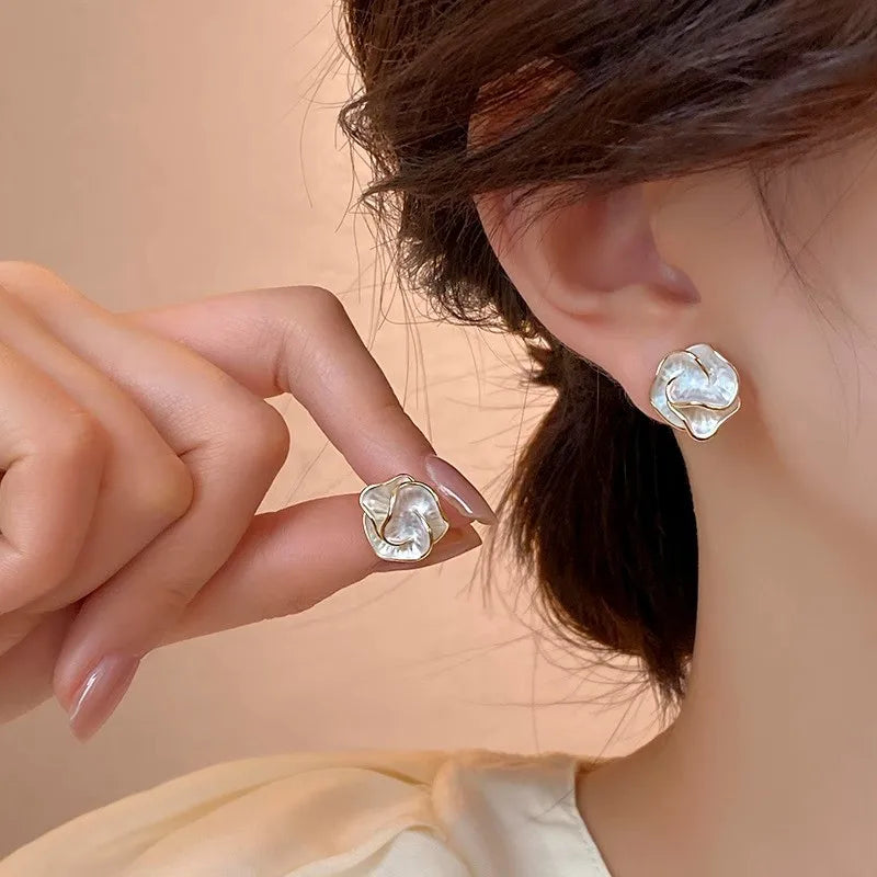 925 Silver Needle Korean Fashion Camellia Flower Earrings For Women Jewelry 2024 Trending Luxury Women's Stud Earrings JN9