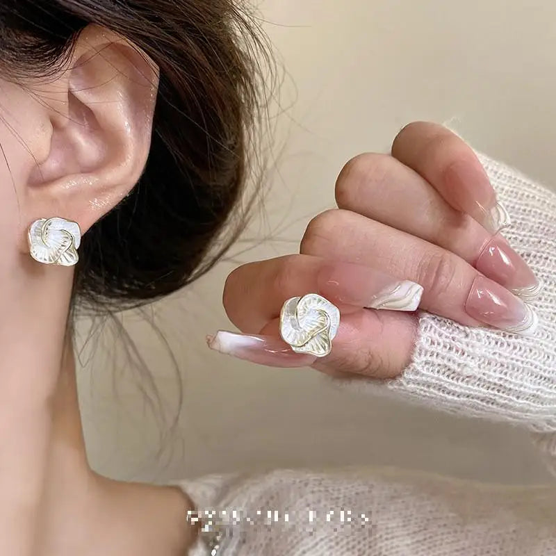 925 Silver Needle Korean Fashion Camellia Flower Earrings For Women Jewelry 2024 Trending Luxury Women's Stud Earrings JN9